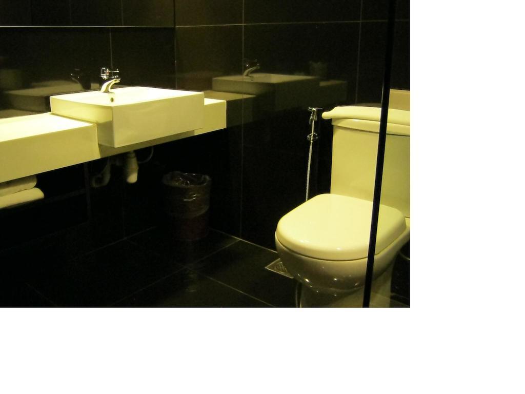 Grand Dormani Rajah Court Hotel Kuching Extérieur photo