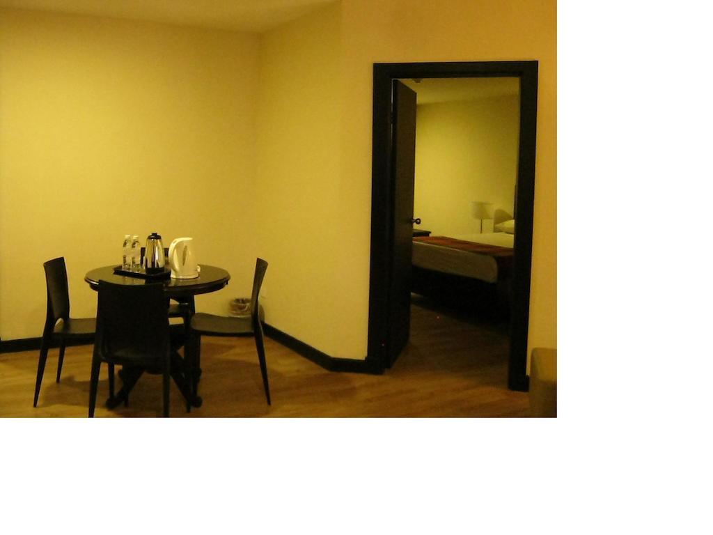 Grand Dormani Rajah Court Hotel Kuching Extérieur photo