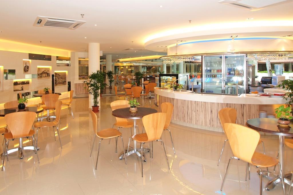 Grand Dormani Rajah Court Hotel Kuching Extérieur photo